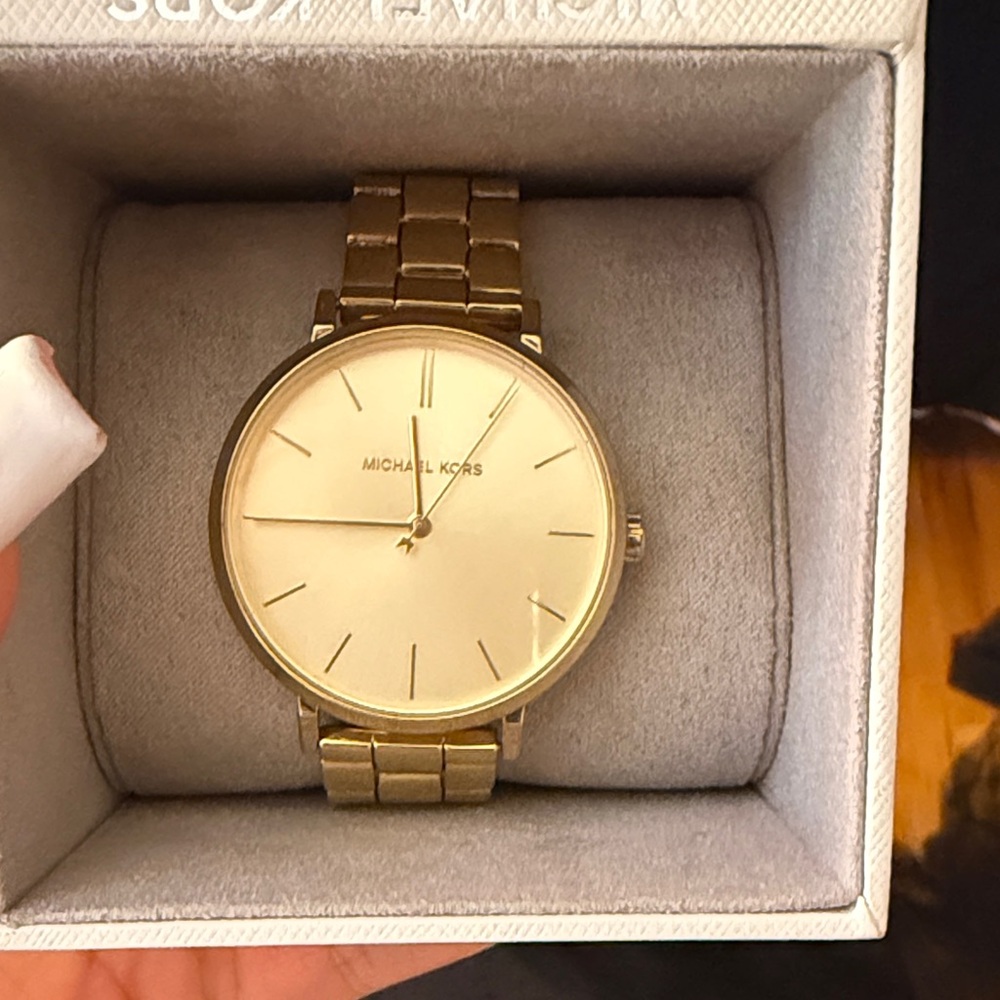 Michael Kors Gold-Tone Timepiece